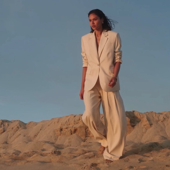 *SOLD* BNWT Banana Republic Lina Relaxed Linen Blazer - Natual - XL - Picture 5 of 10